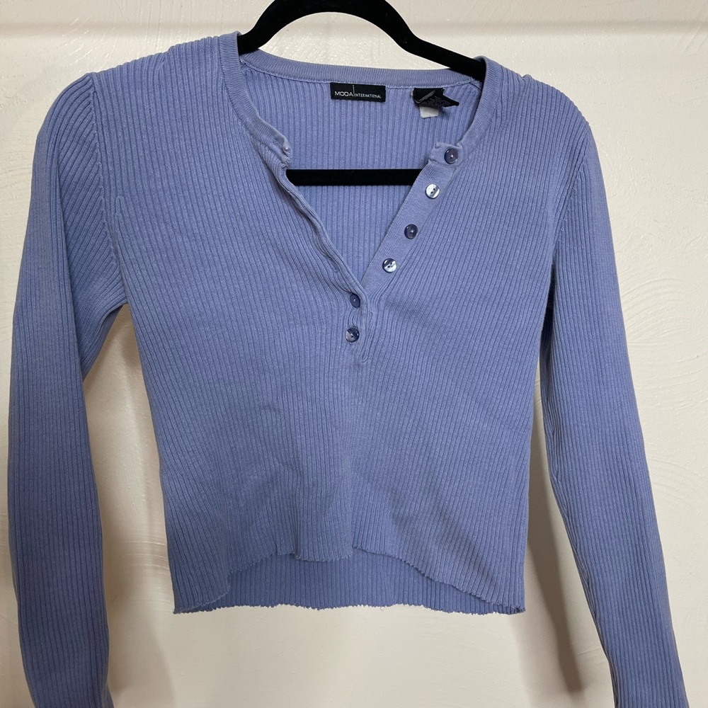 Long sleeve blue top